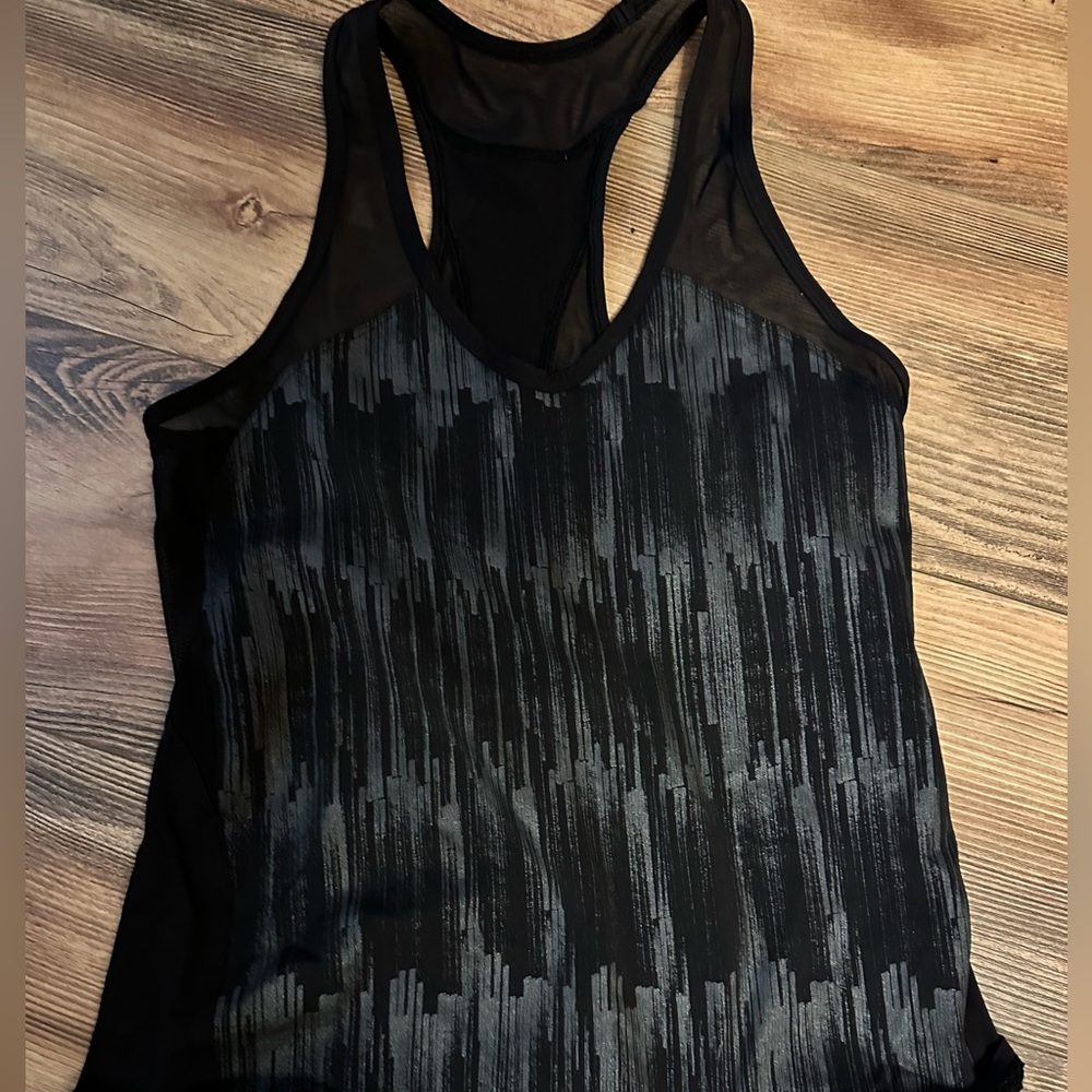 Lululemon athletic top